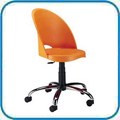 Cadeira Gogo Basic giratria cromada. Seu design se integra aos mais diversos ambientes como reas de comunicao, restaurantes, salas de treinamento, reas de lazer, copas, lanchonetes e cafs, entre outros. Por ser injetada em polipropileno,  de fcil limpeza e manuteno e extremamente resistente. Disponvel tambm com estrutura fixa preta, prata ou cromada.